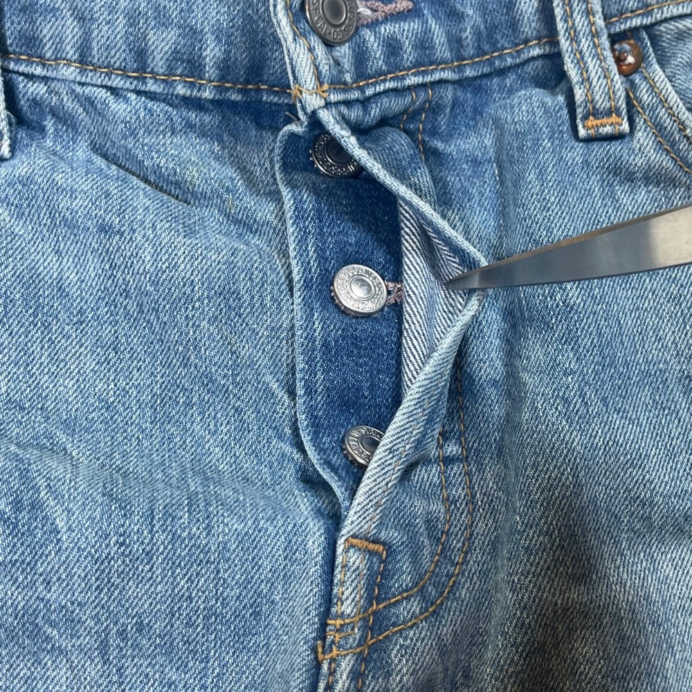 Levi's Wedgie Short Blue Distressed Raw Hem High Rise Button Fly Casual Boho 29 - Picture 10 of 10